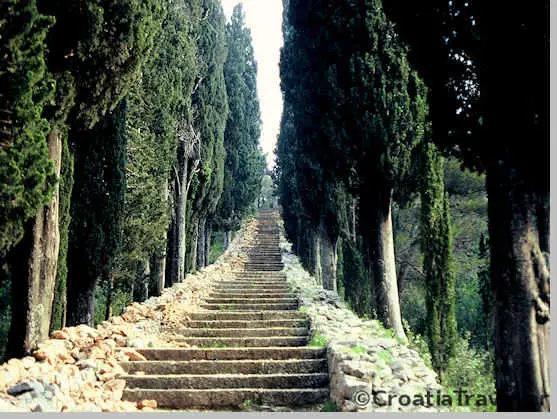 Steps to Sv Antun church